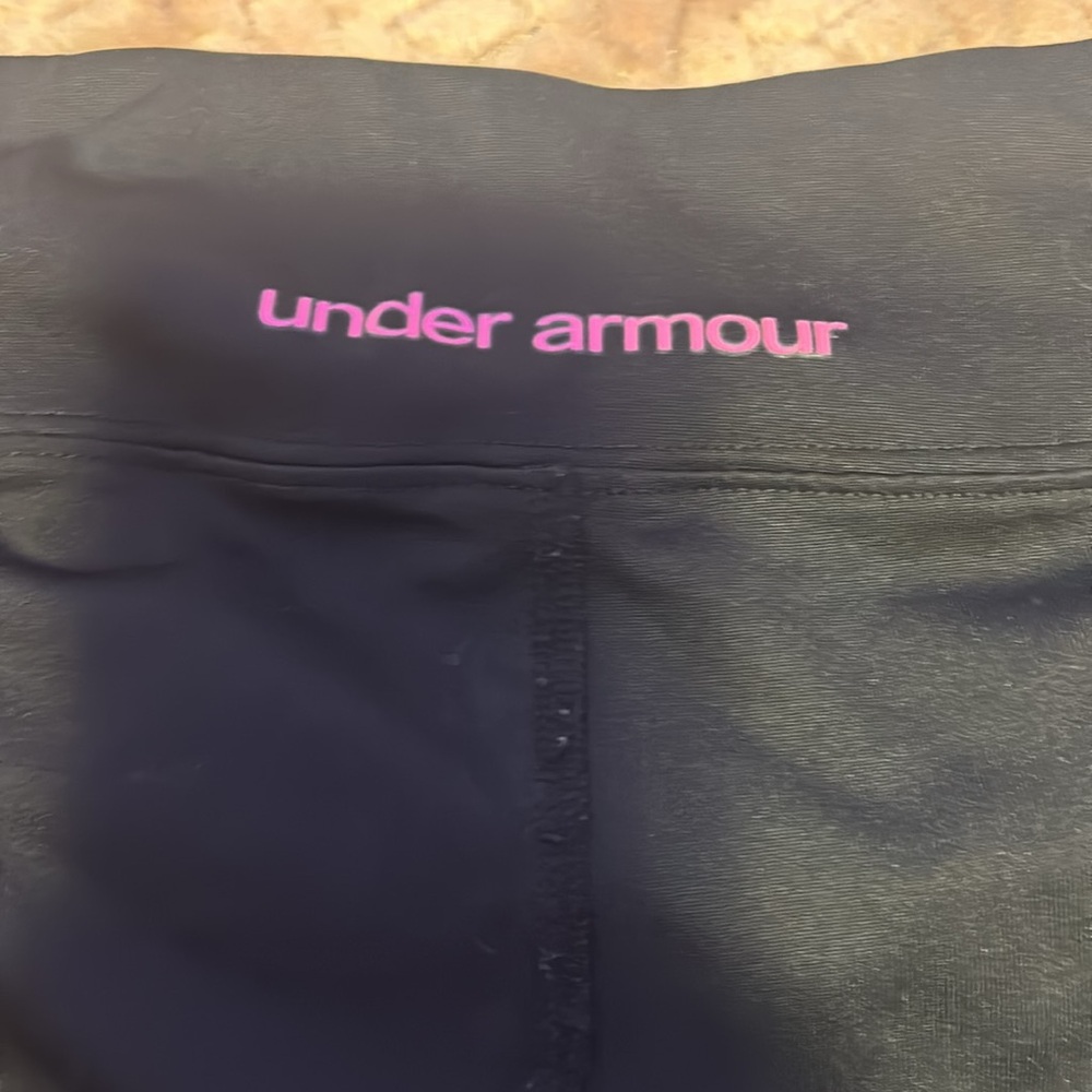 Under Armor fitted leggings,pink + black - Picture 5 of 6